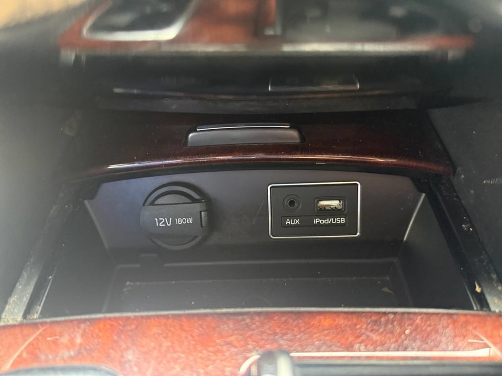 Used 2015 Kia K900 Luxury RWD image 27