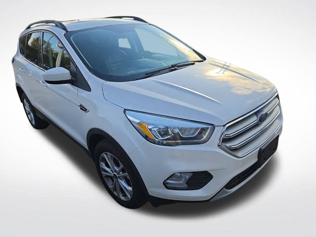 Used 2017 Ford Escape SE w/ SE Leather Comfort Package AWD/4WD image 3