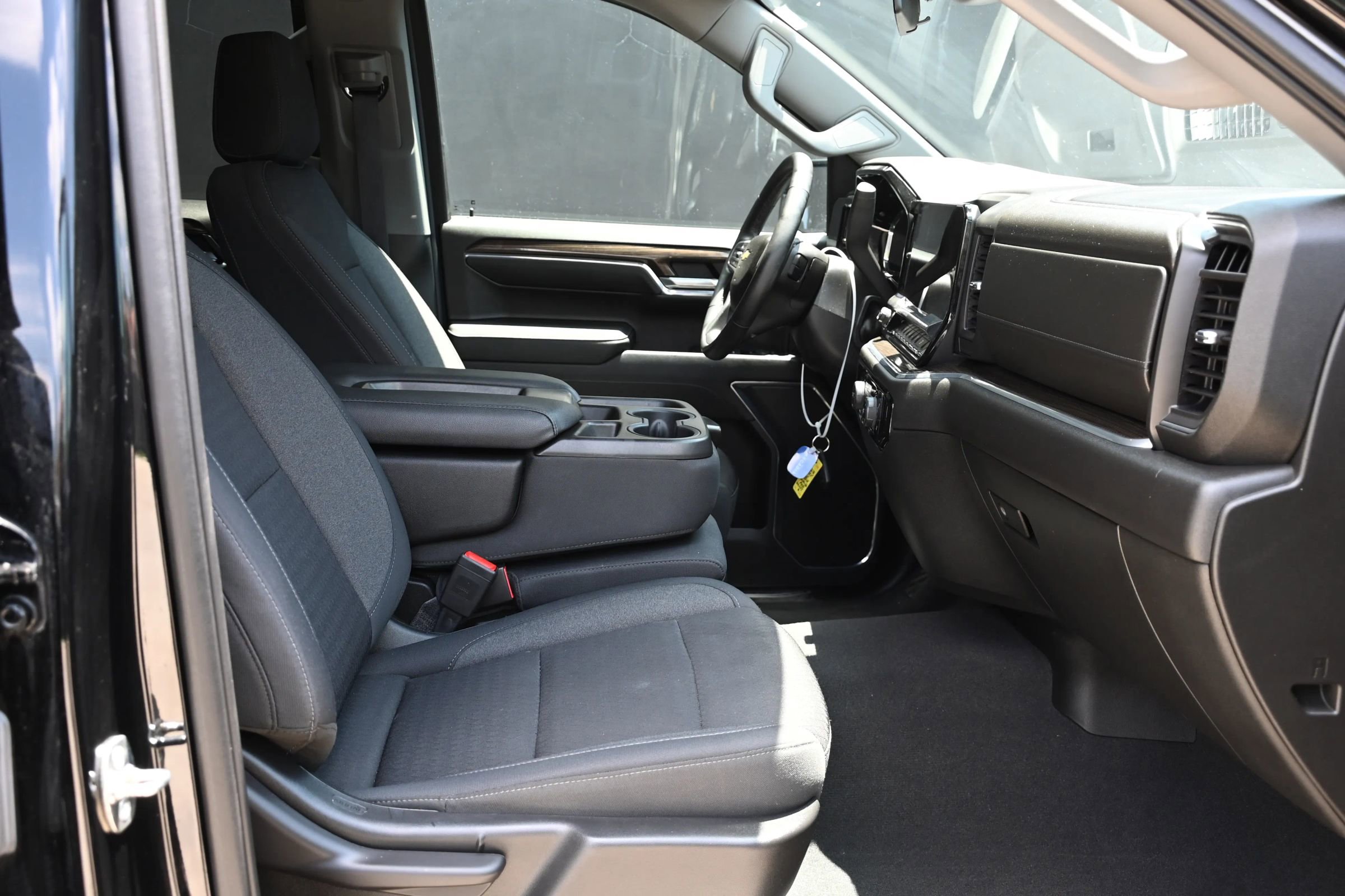 Used 2023 Chevrolet Silverado 1500 LT AWD/4WD image 13
