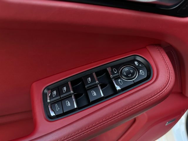 Used 2021 Porsche Macan Turbo image 14