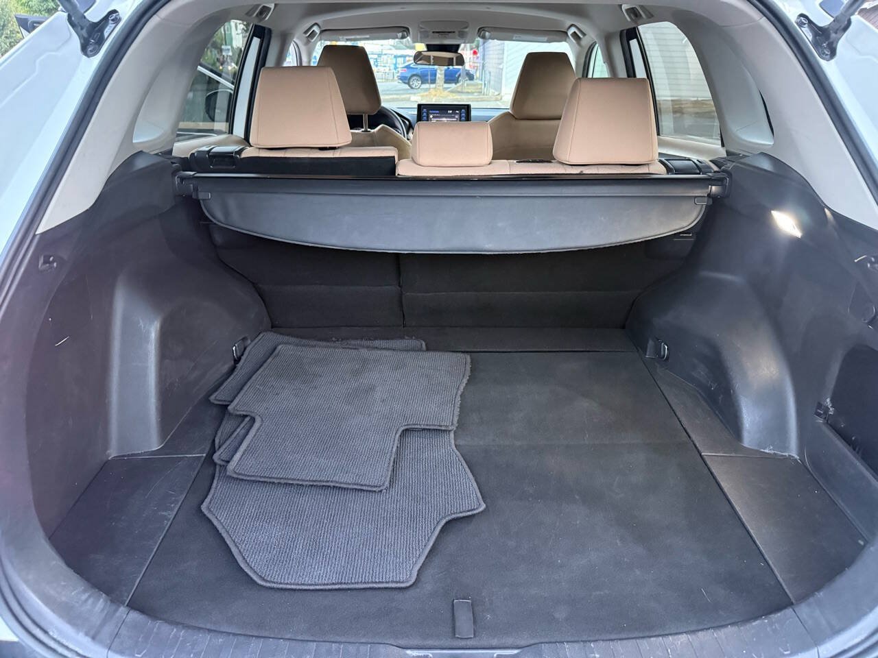 Used 2021 Toyota RAV4 XLE FWD image 10