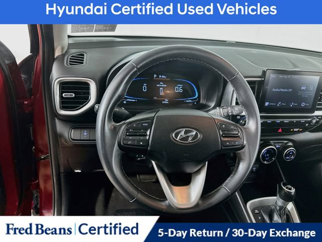 Certified 2025 Hyundai Venue SEL FWD image 22
