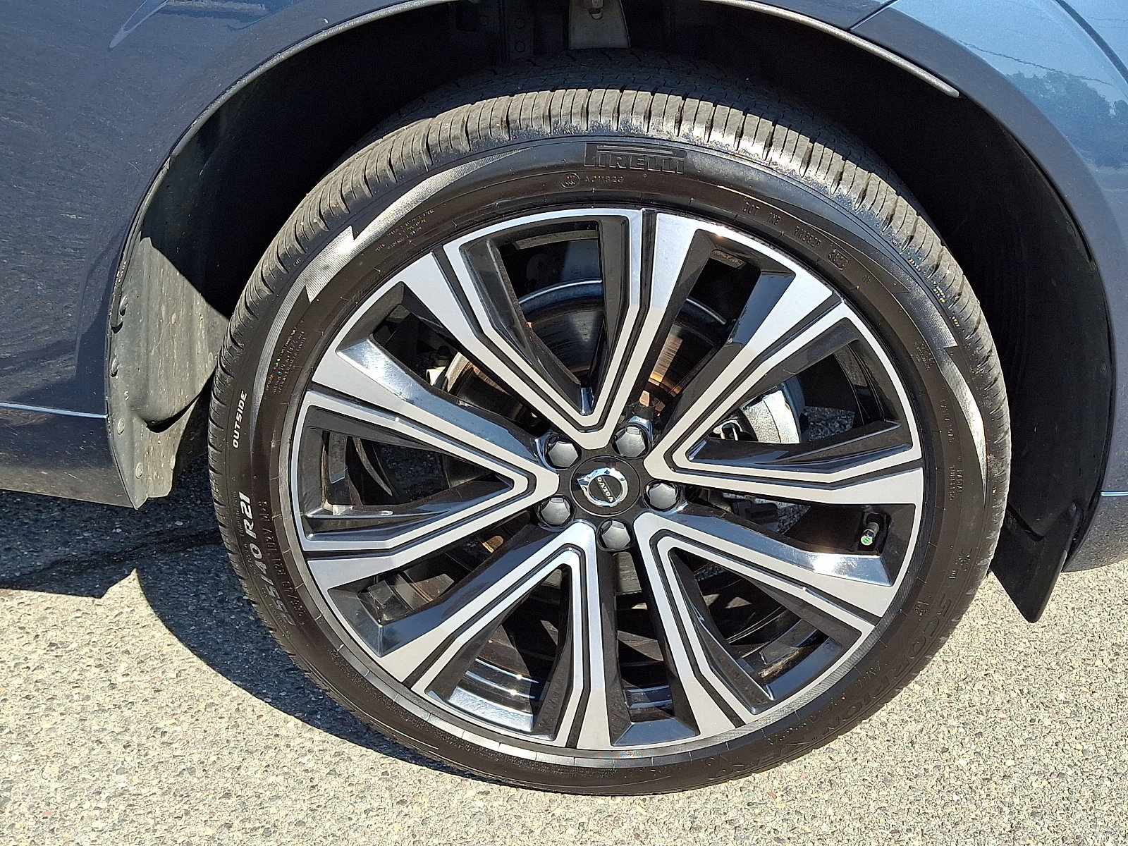 Used 2023 Volvo XC60 B5 Ultimate w/ Climate Package AWD/4WD image 9