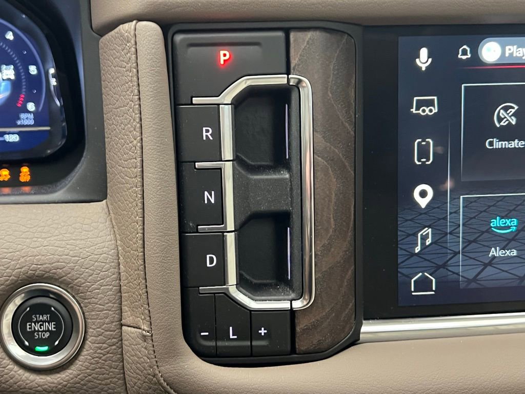 Used 2024 GMC Yukon Denali w/ Advanced Technology Package AWD/4WD image 17