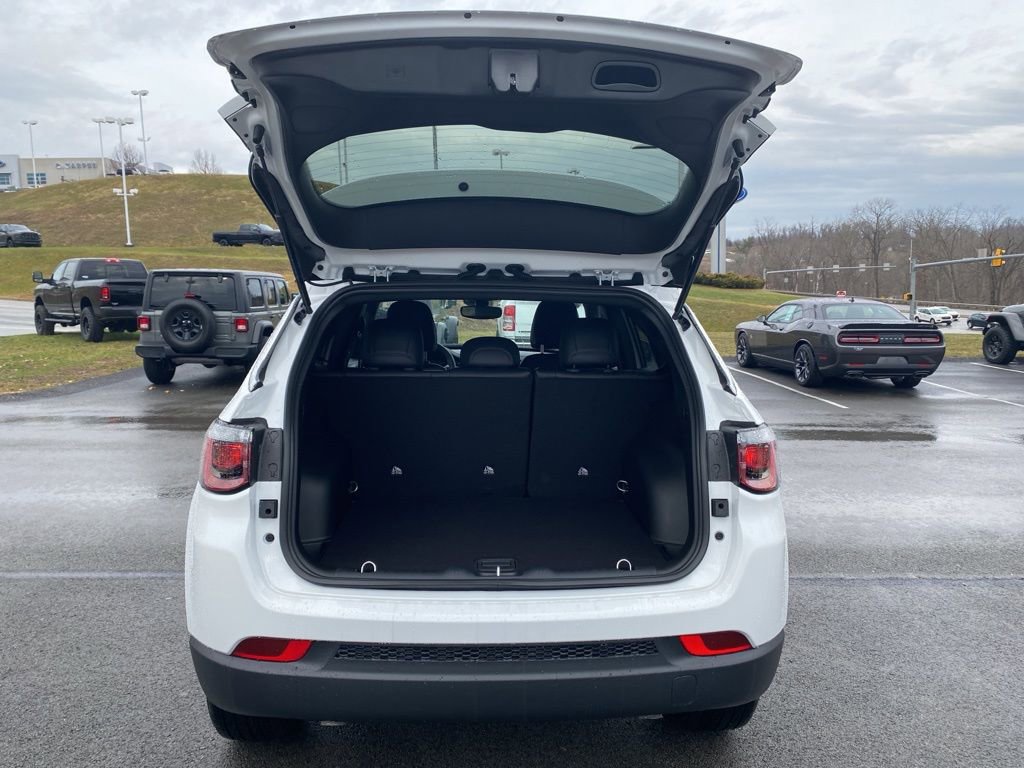 New 2026 Jeep Compass Latitude AWD/4WD image 14