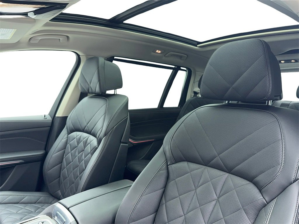 Used 2024 BMW X7 xDrive40i image 37