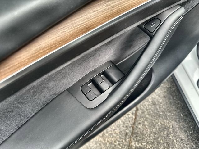 Used 2025 Tesla Model Y Performance AWD/4WD image 21