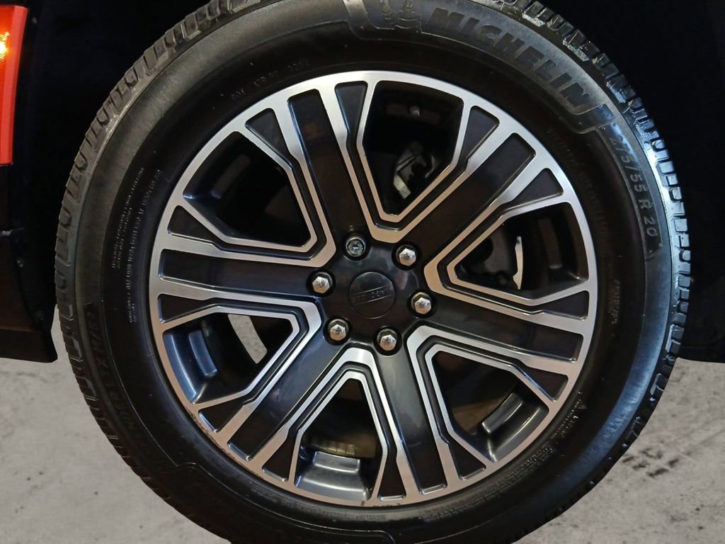 Used 2022 Jeep Wagoneer Series III w/ Rear Seat Video Group 1 image 14