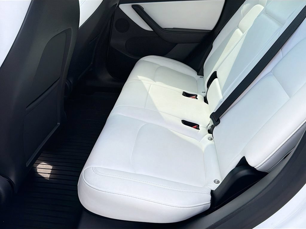 Used 2021 Tesla Model Y Long Range AWD/4WD image 24