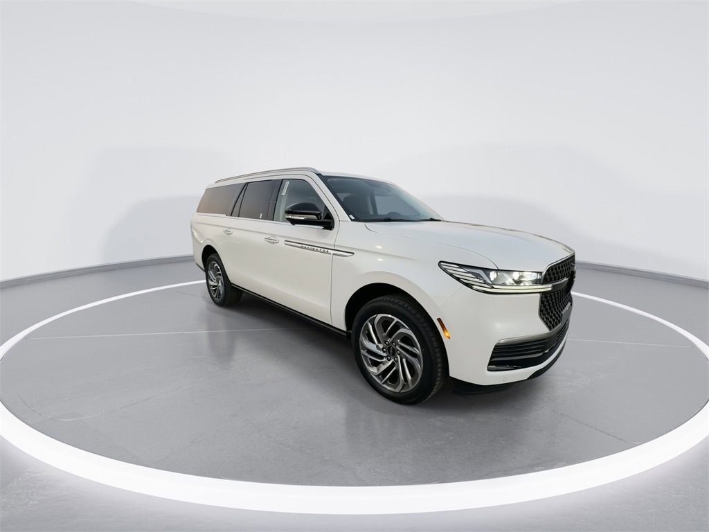 New 2025 Lincoln Navigator L Reserve image 2