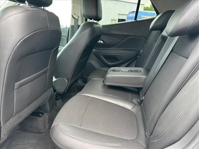 Certified 2022 Buick Encore Preferred w/ Safety Package FWD image 17
