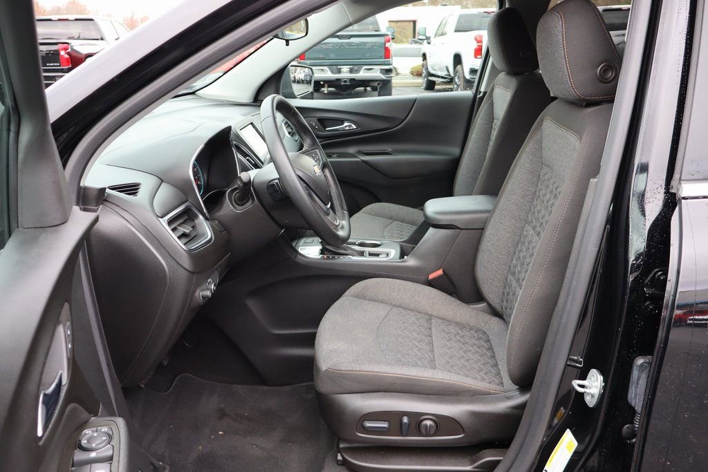 Used 2023 Chevrolet Equinox LT image 3