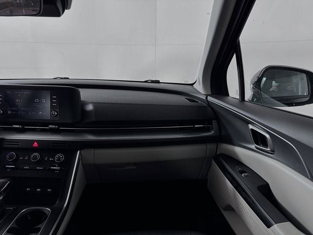 Used 2024 Kia Carnival LX FWD image 22