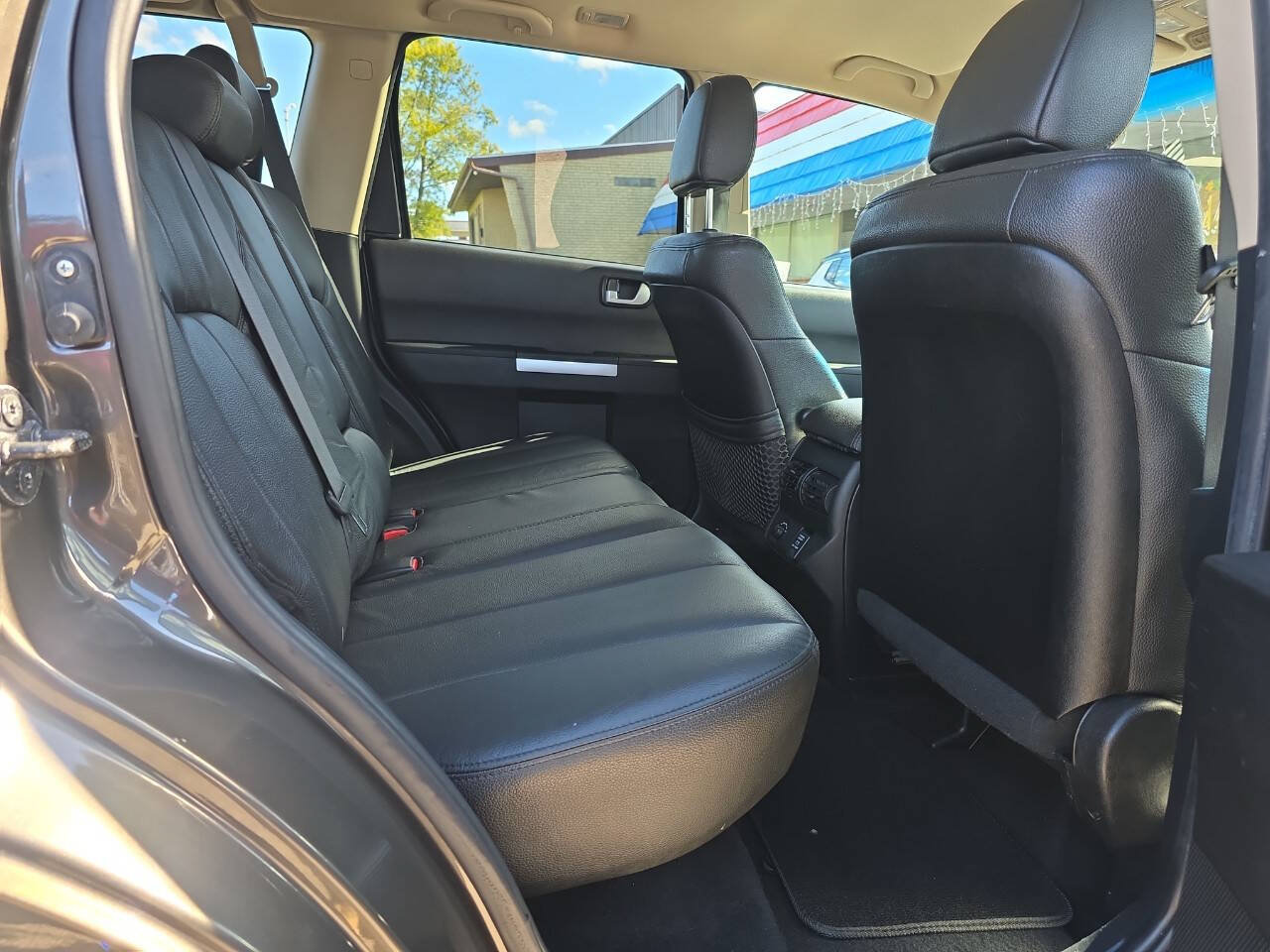 Used 2010 Mitsubishi Endeavor SE FWD image 23