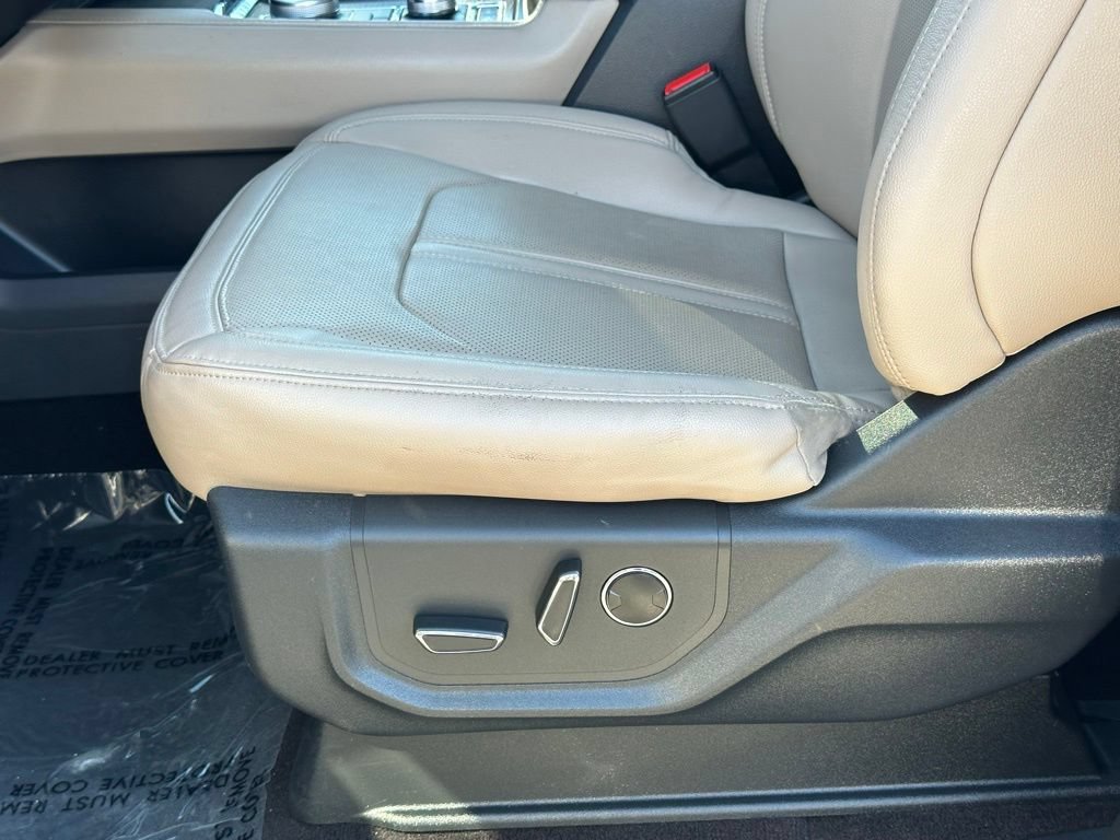 Used 2023 Ford Expedition Limited AWD/4WD image 14