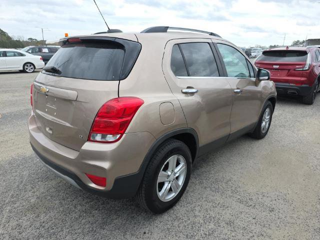 Used 2018 Chevrolet Trax LT w/ LT Convenience Package image 4