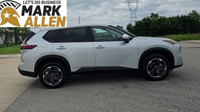Used 2025 Nissan Rogue SV FWD image 9