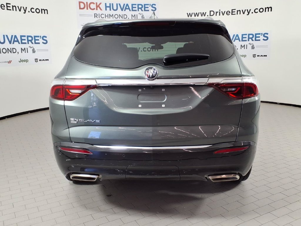 Used 2023 Buick Enclave Essence AWD/4WD image 5