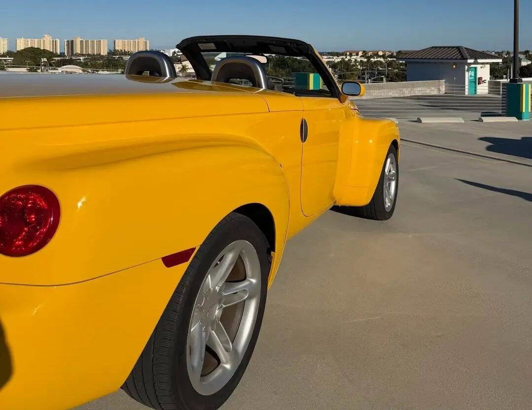 Used 2005 Chevrolet SSR LS 2dr Regular Cab Convertible w/ Preferred Equipment Group RWD image 7