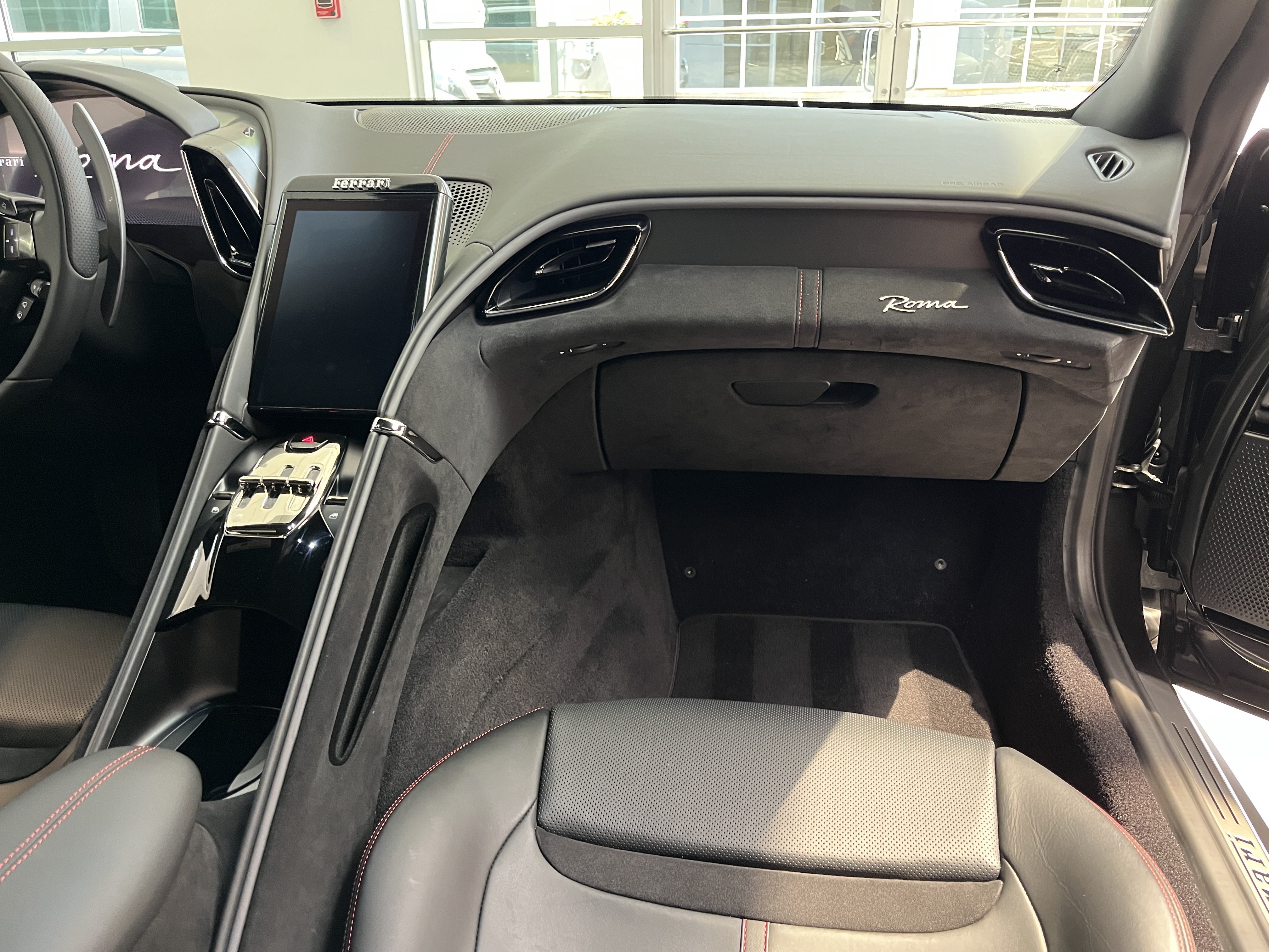 Used 2022 Ferrari Roma RWD image 35