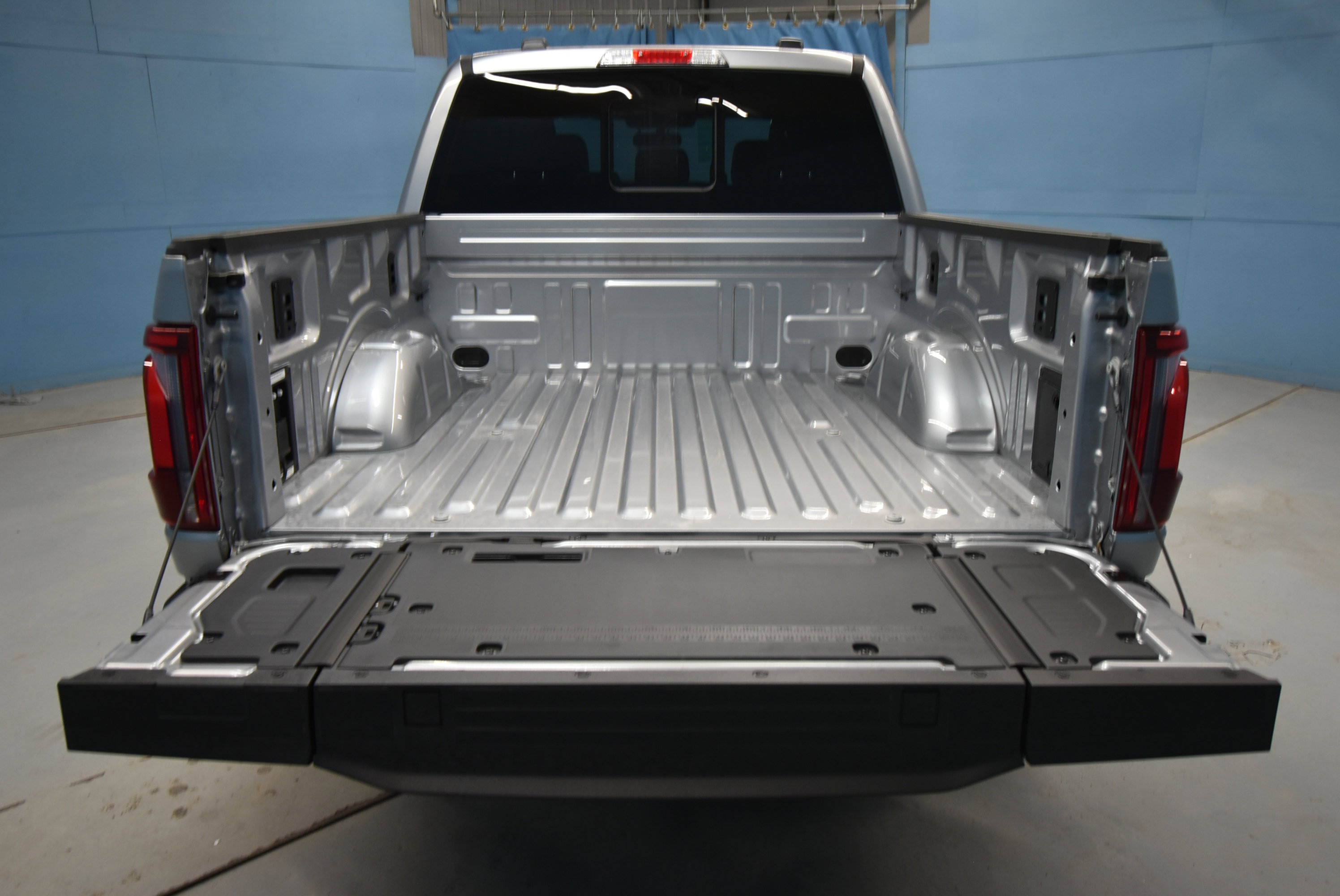 New 2025 Ford F150 Lariat w/ Equipment Group 502A High image 36