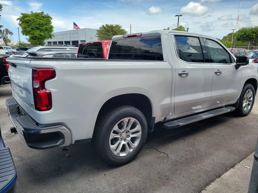 Used 2022 Chevrolet Silverado 1500 LTZ image 3