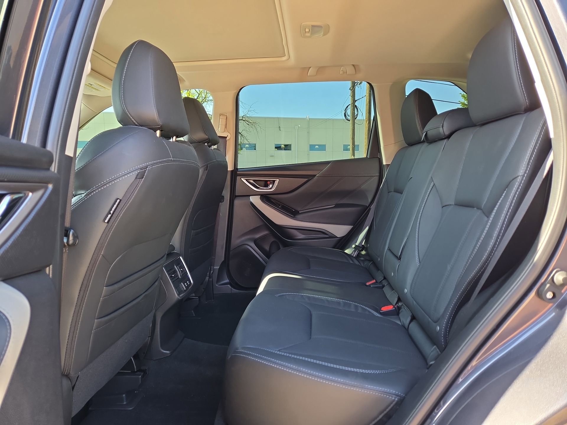 Used 2024 Subaru Forester Limited w/ Convenience Package image 13