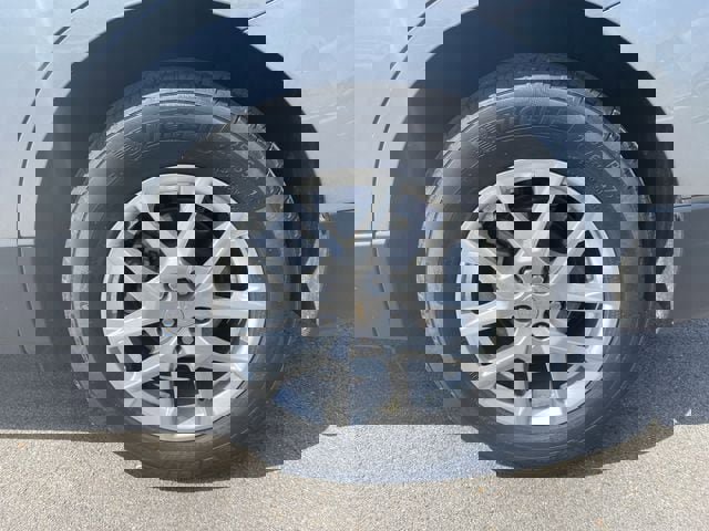 Used 2024 Chevrolet Equinox LT FWD image 20