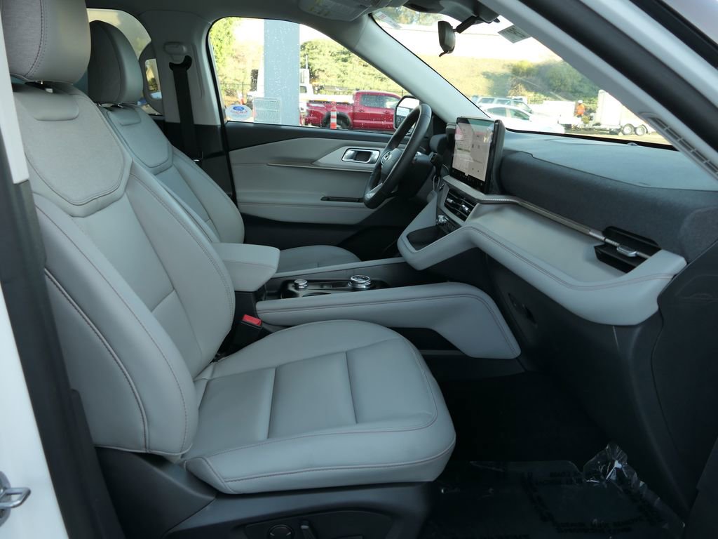 Used 2026 Ford Explorer Active w/ Active Comfort Package image 29