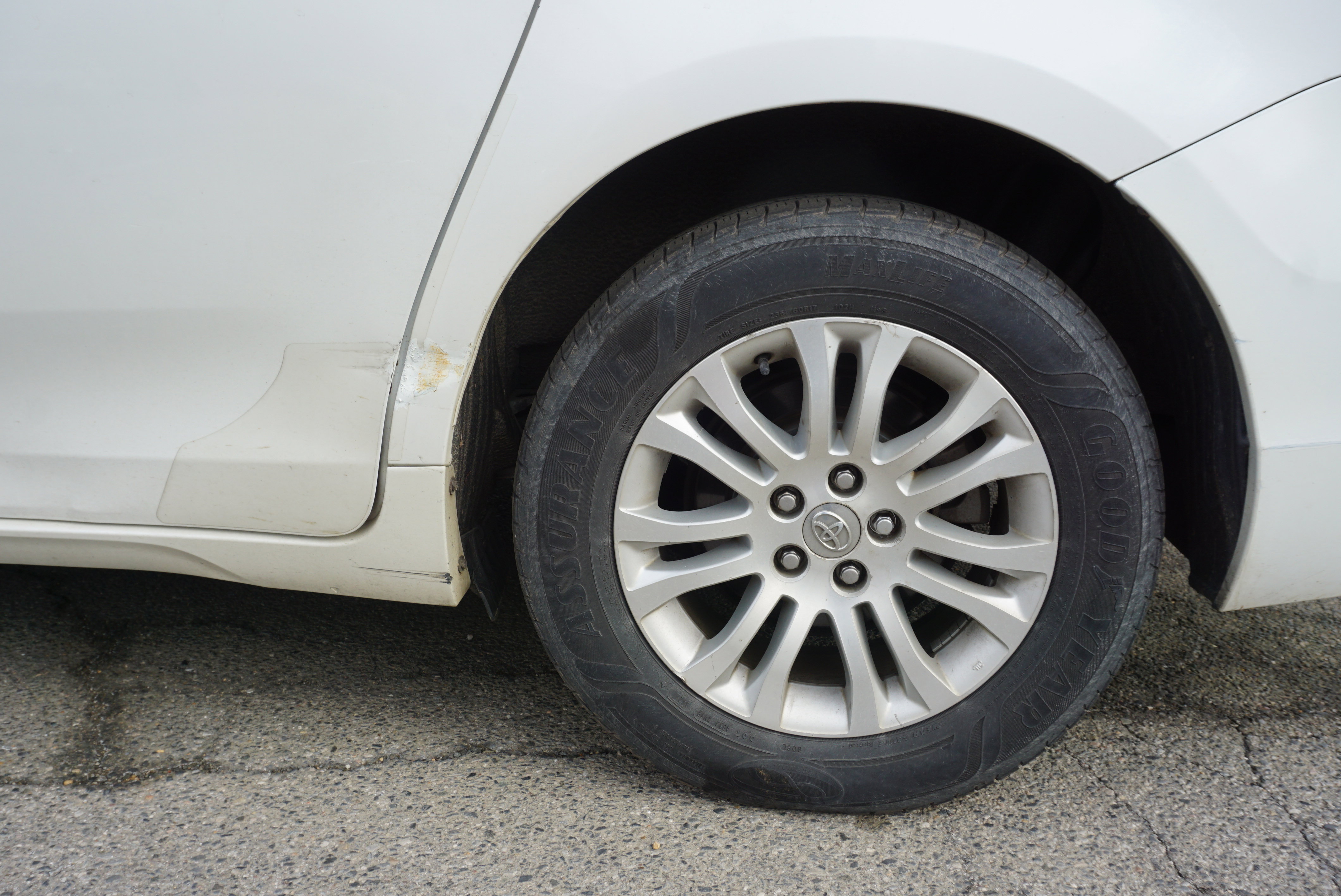 Used 2015 Toyota Sienna XLE image 6