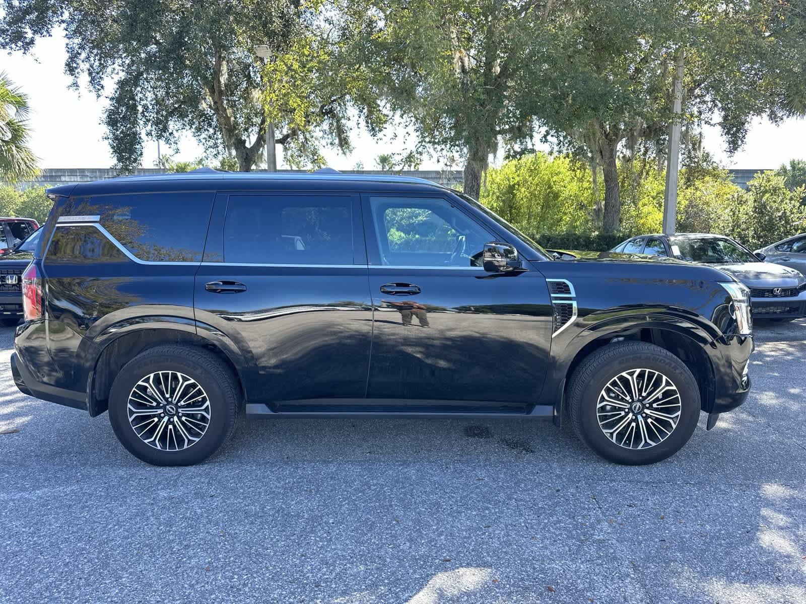 Used 2025 Nissan Armada SL w/ Captain's Chari Seat Package AWD/4WD image 7
