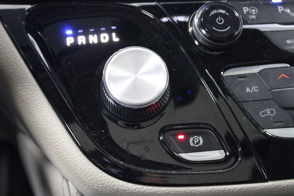 Used 2022 Chrysler Pacifica Limited image 47