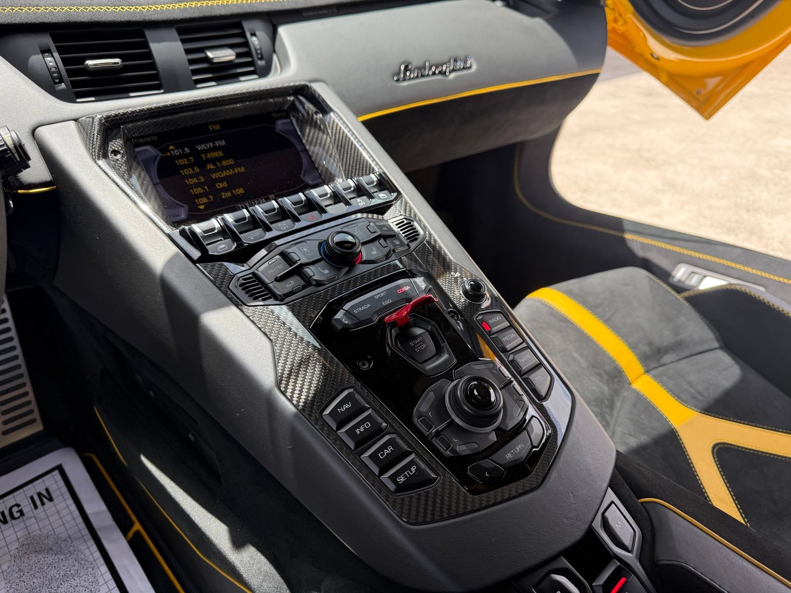 Used 2021 Lamborghini Aventador SVJ AWD/4WD image 25