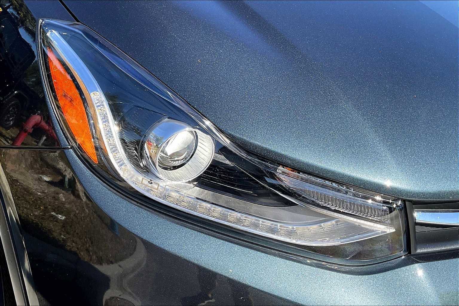 Certified 2021 Chevrolet Trax LT w/ Driver Confidence Package image 26