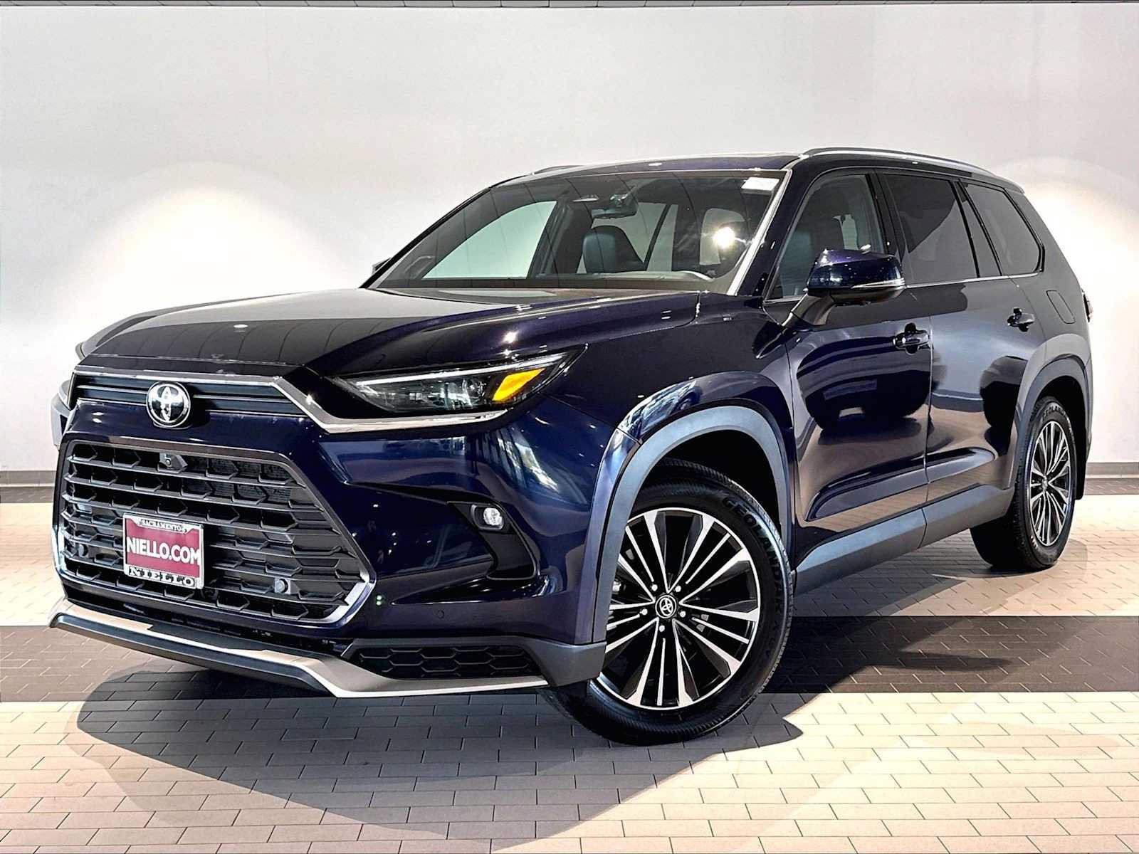 Used 2025 Toyota Grand Highlander AWD Hybrid image 1