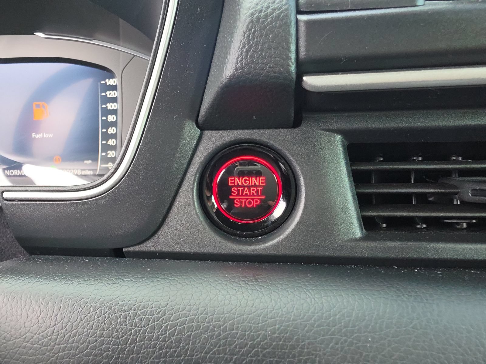 Certified 2025 Honda Pilot Black Edition image 27