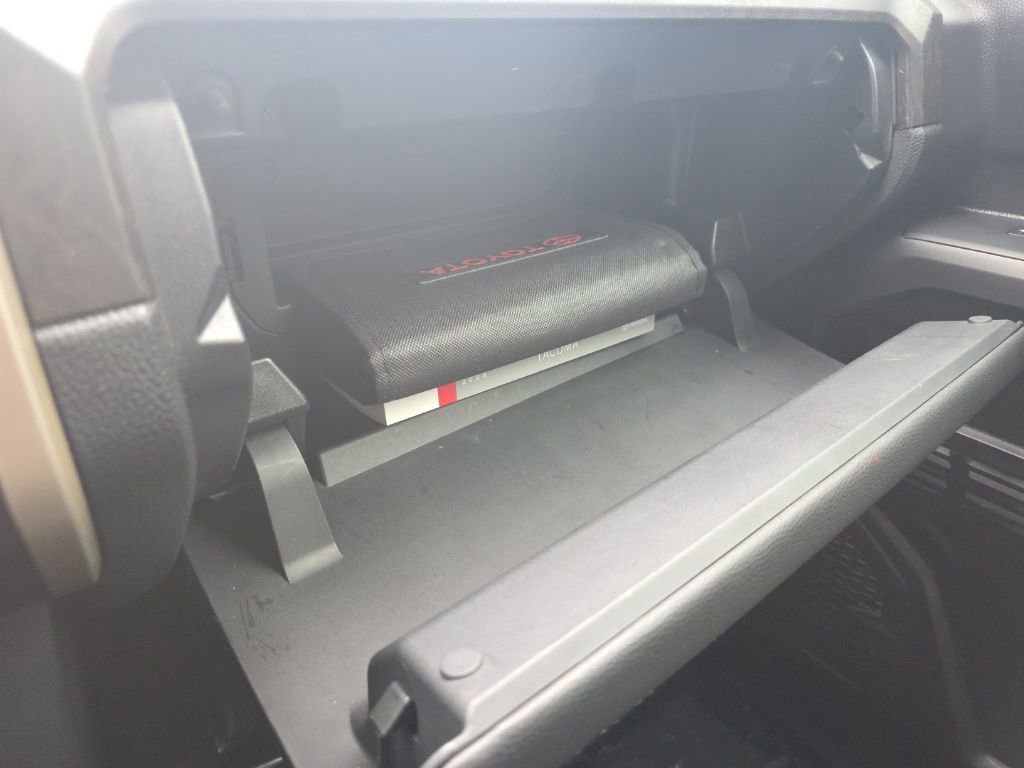 Used 2024 Toyota Tacoma Limited AWD/4WD image 34