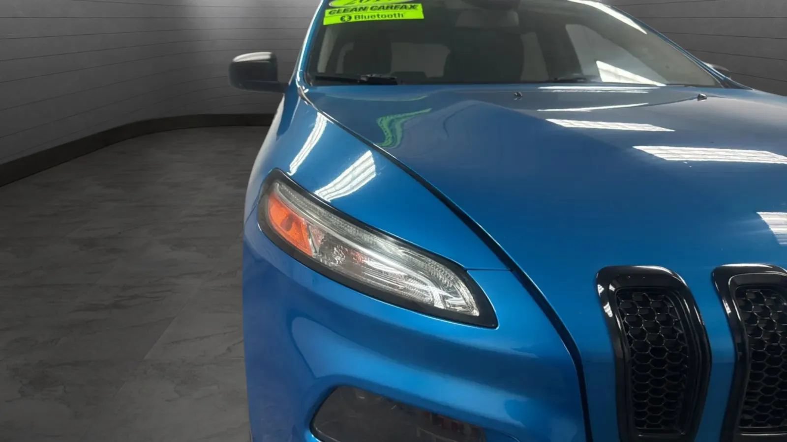 Used 2017 Jeep Cherokee Sport FWD image 30