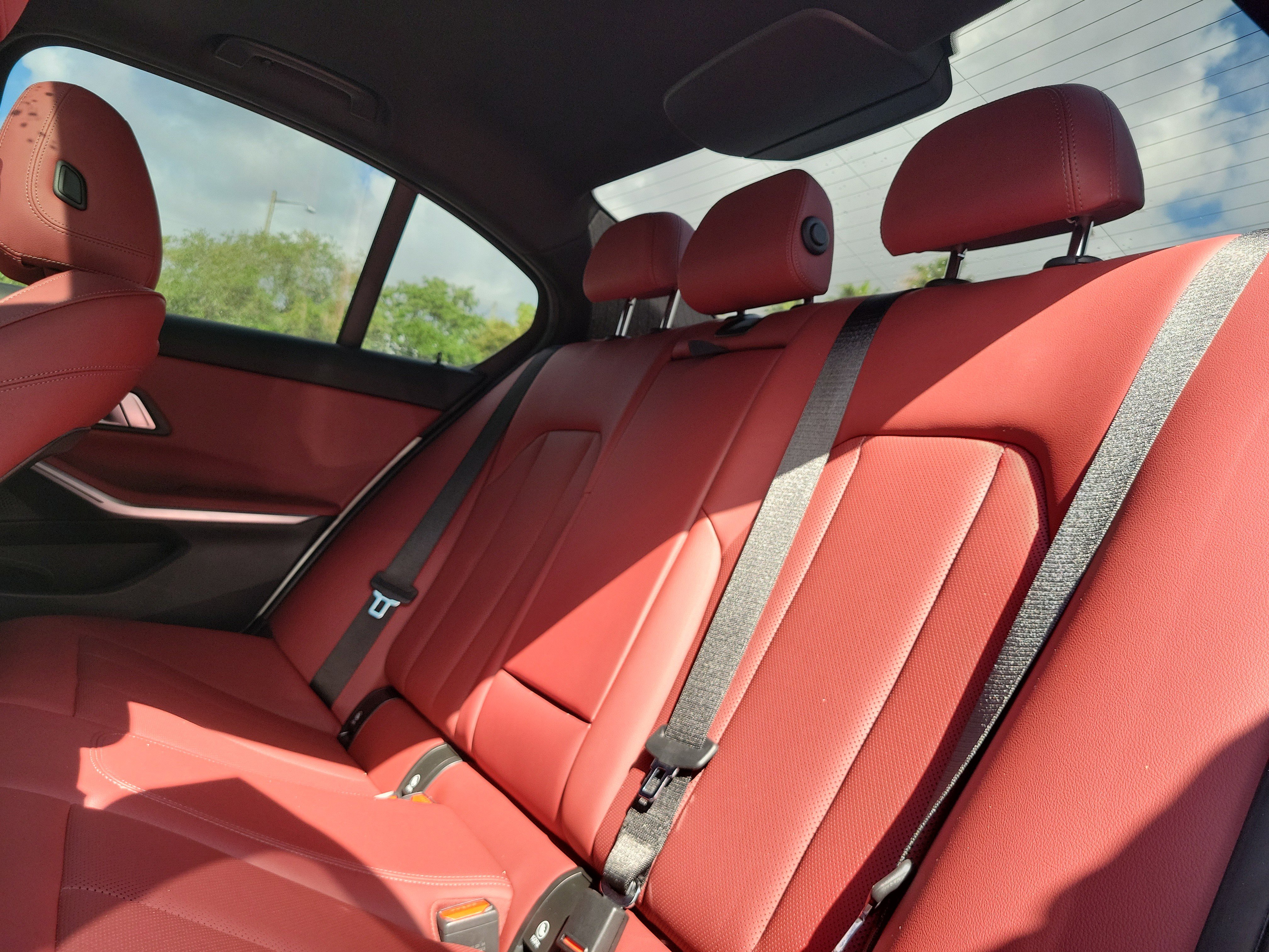 Used 2023 BMW 330i Sedan w/ Convenience Package RWD image 9
