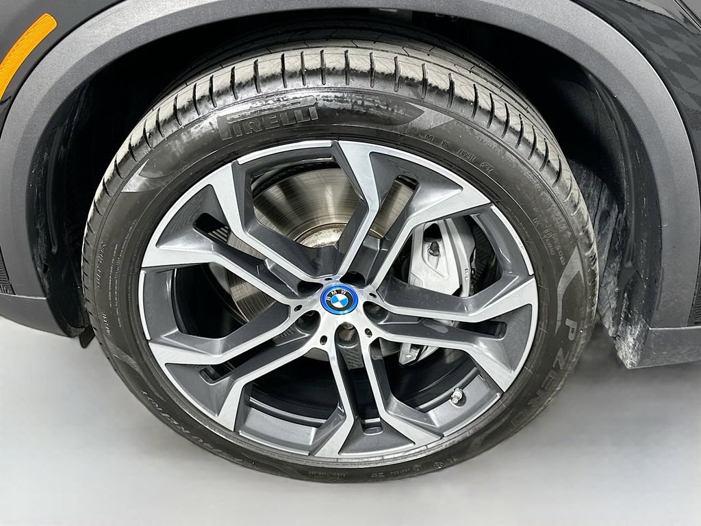 Certified 2025 BMW X5 xDrive50e w/ Parking Assistance Package image 32