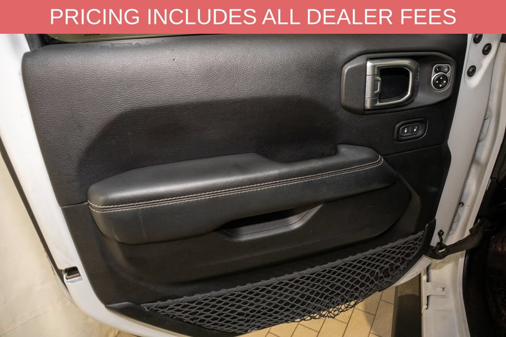 Used 2019 Jeep Wrangler Unlimited Sahara w/ Quick Order Package 24M Moab AWD/4WD image 11