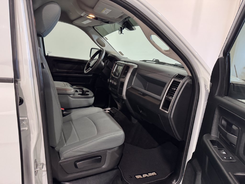 Used 2018 RAM 1500 Express w/ Express Value Package AWD/4WD image 22