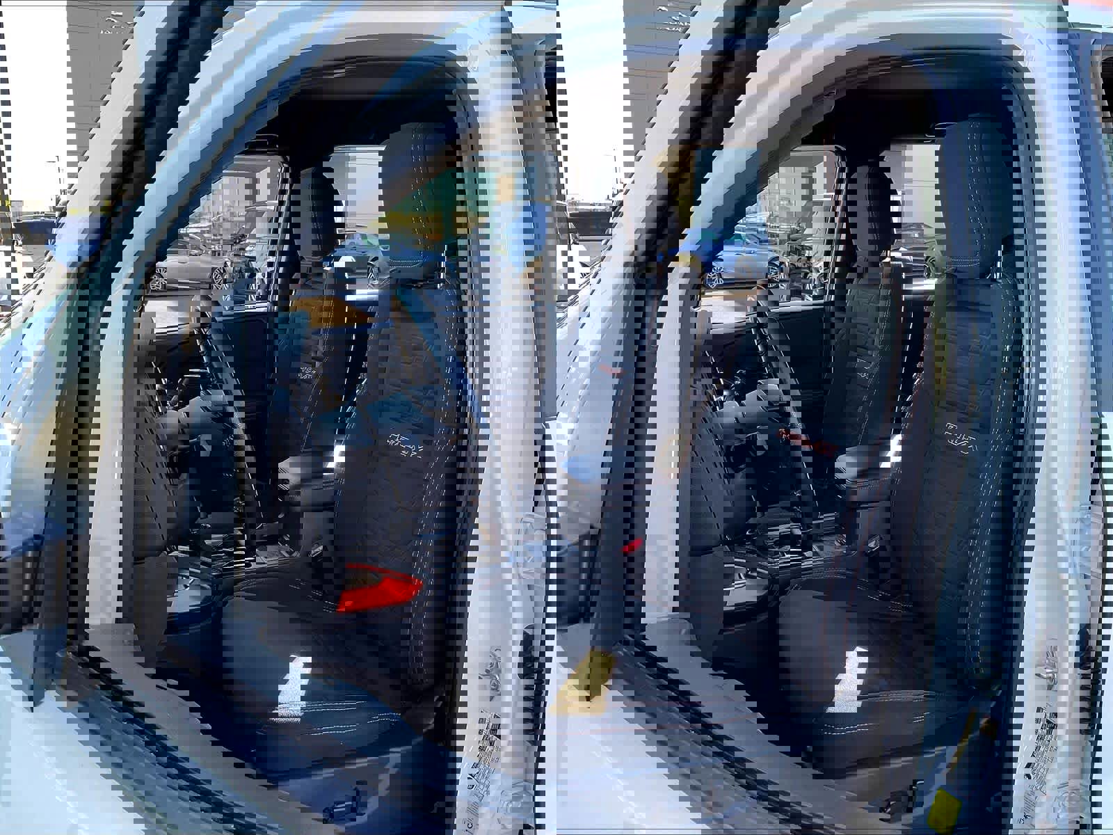 Used 2024 Nissan Frontier PRO-4X w/ Technology Package image 27