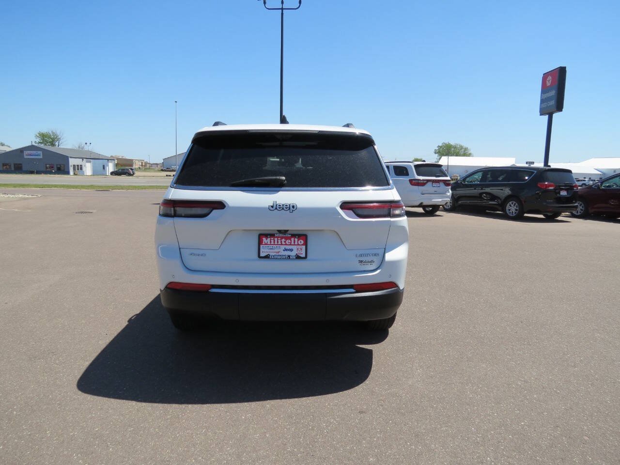 Used 2024 Jeep Grand Cherokee L Limited w/ Luxury Tech Group II AWD/4WD image 5