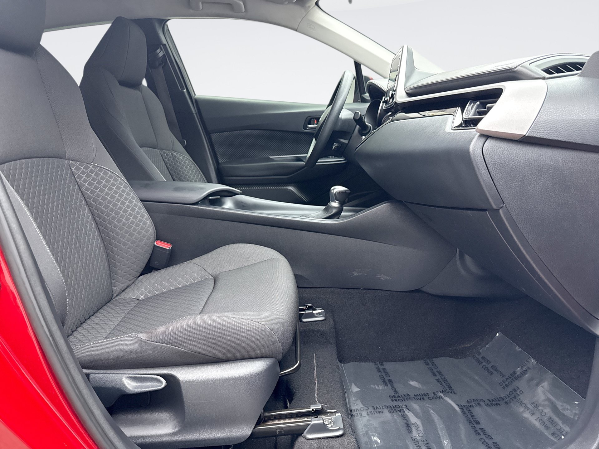 Used 2020 Toyota C-HR LE FWD image 15