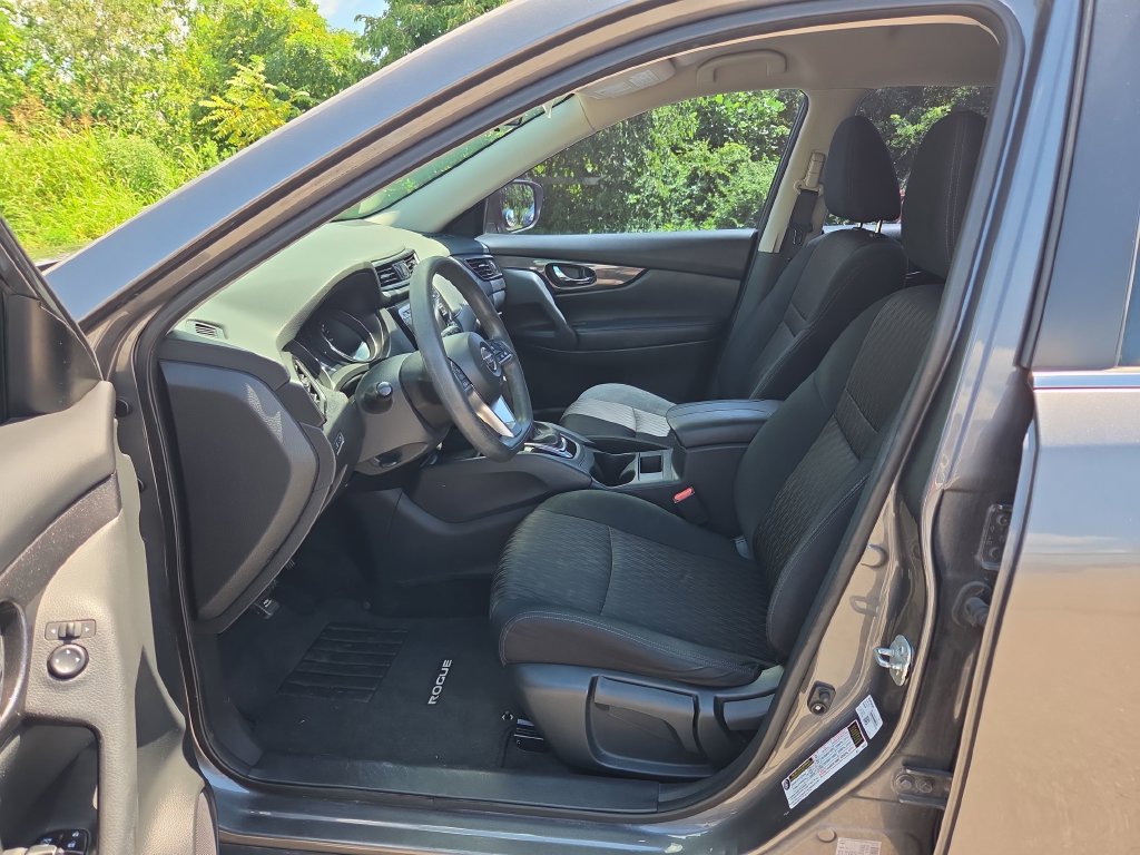 Used 2017 Nissan Rogue S FWD image 16