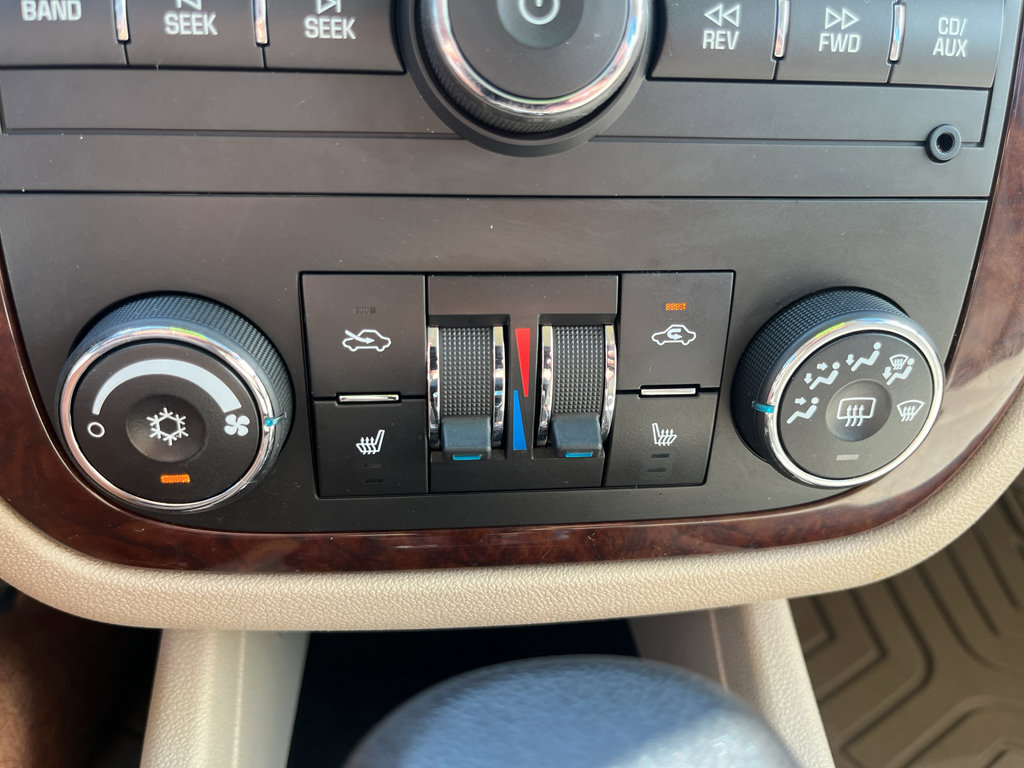 Used 2011 Chevrolet Impala LT w/ Luxury Edition Package FWD image 19