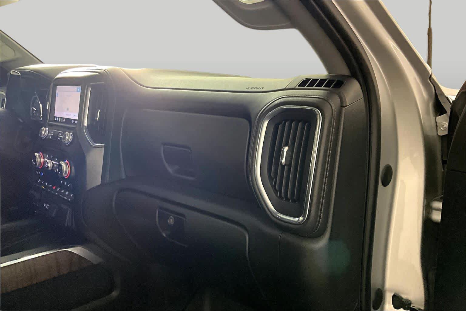 Used 2023 GMC Sierra 2500 Denali w/ Denali Ultimate Package AWD/4WD image 17