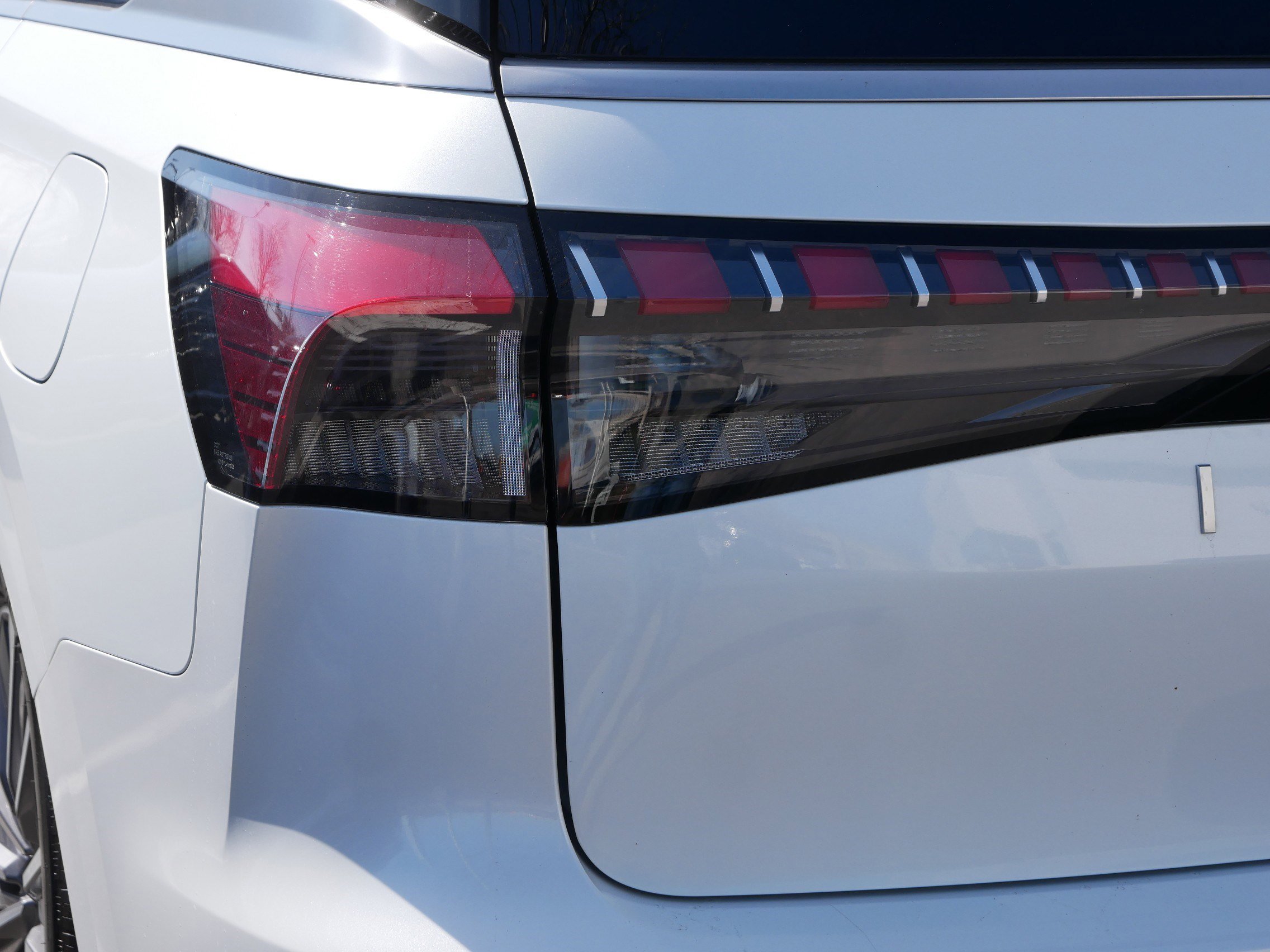 Certified 2025 INFINITI QX80 Luxe image 17