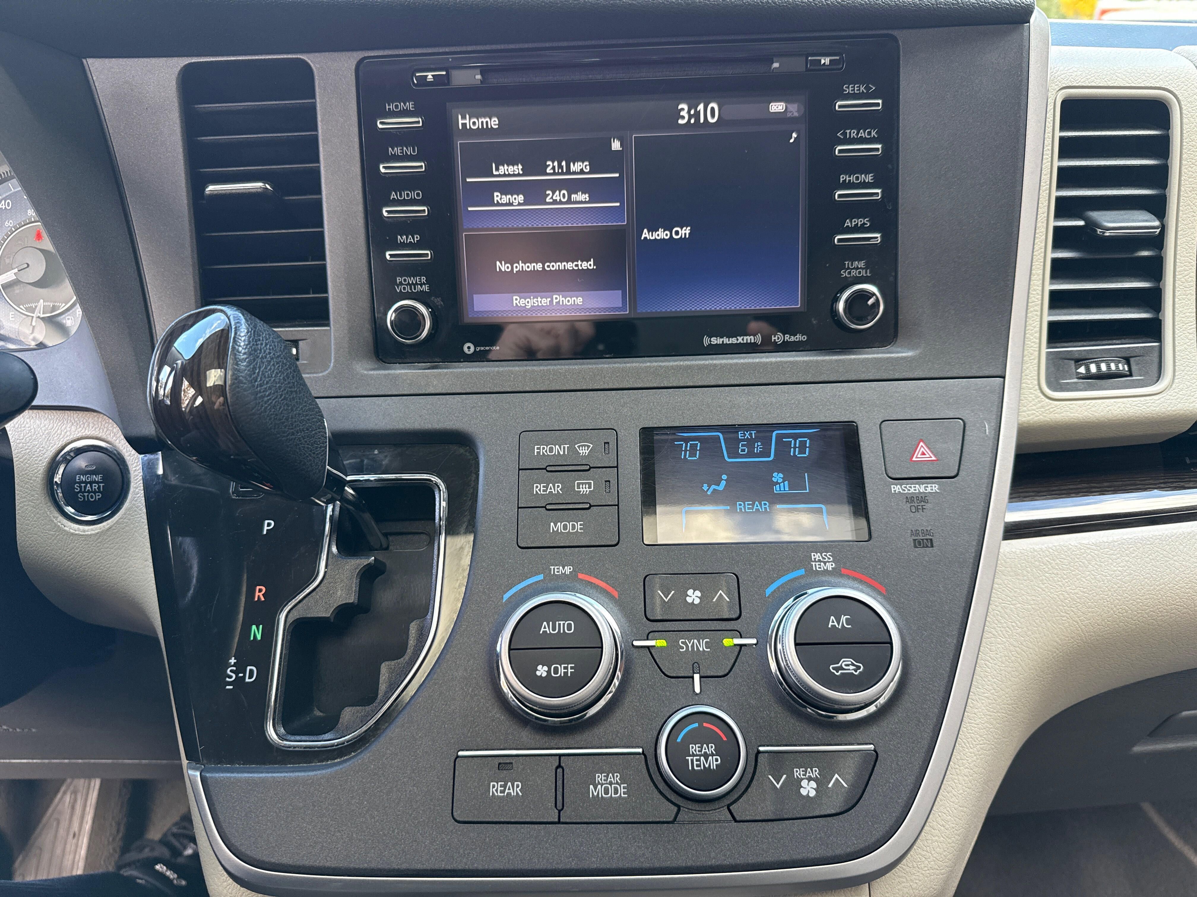 Used 2020 Toyota Sienna XLE AWD/4WD image 15